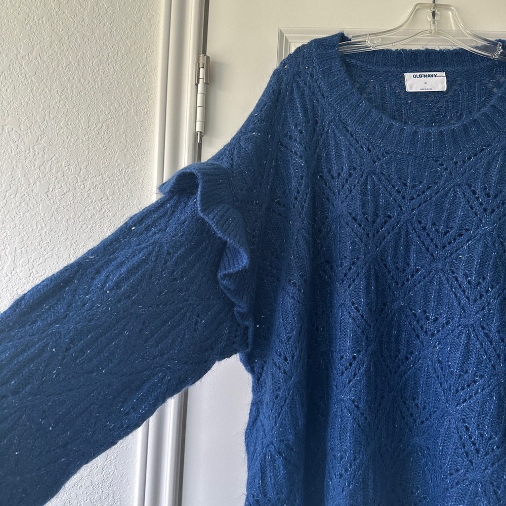 ✨NEW✨ Old Navy Women's Blue Crew Neck Sweater with Open Weave and Ruffle Detail - Picture 4 of 9